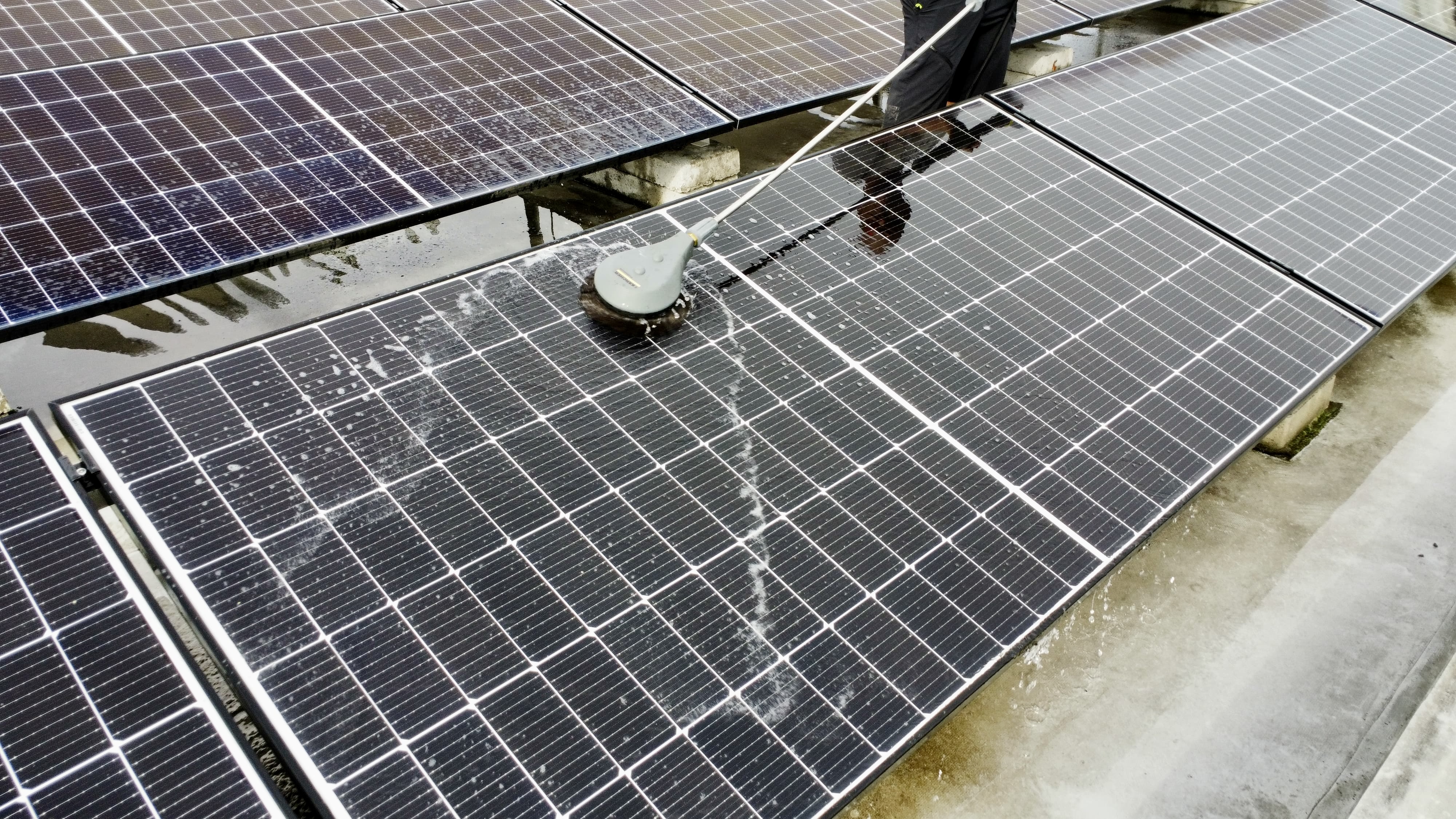 Čištění FVE, fasád a střech